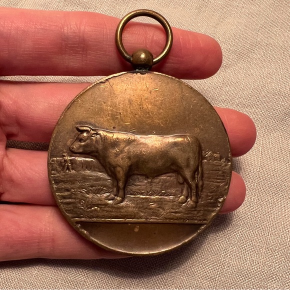 Vintage French Belgian large bronze cow medal agricultural heavy 1932 1930s - Picture 1 of 9